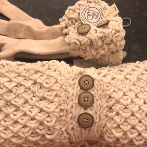Simply Noelle Glove/Scarf Set